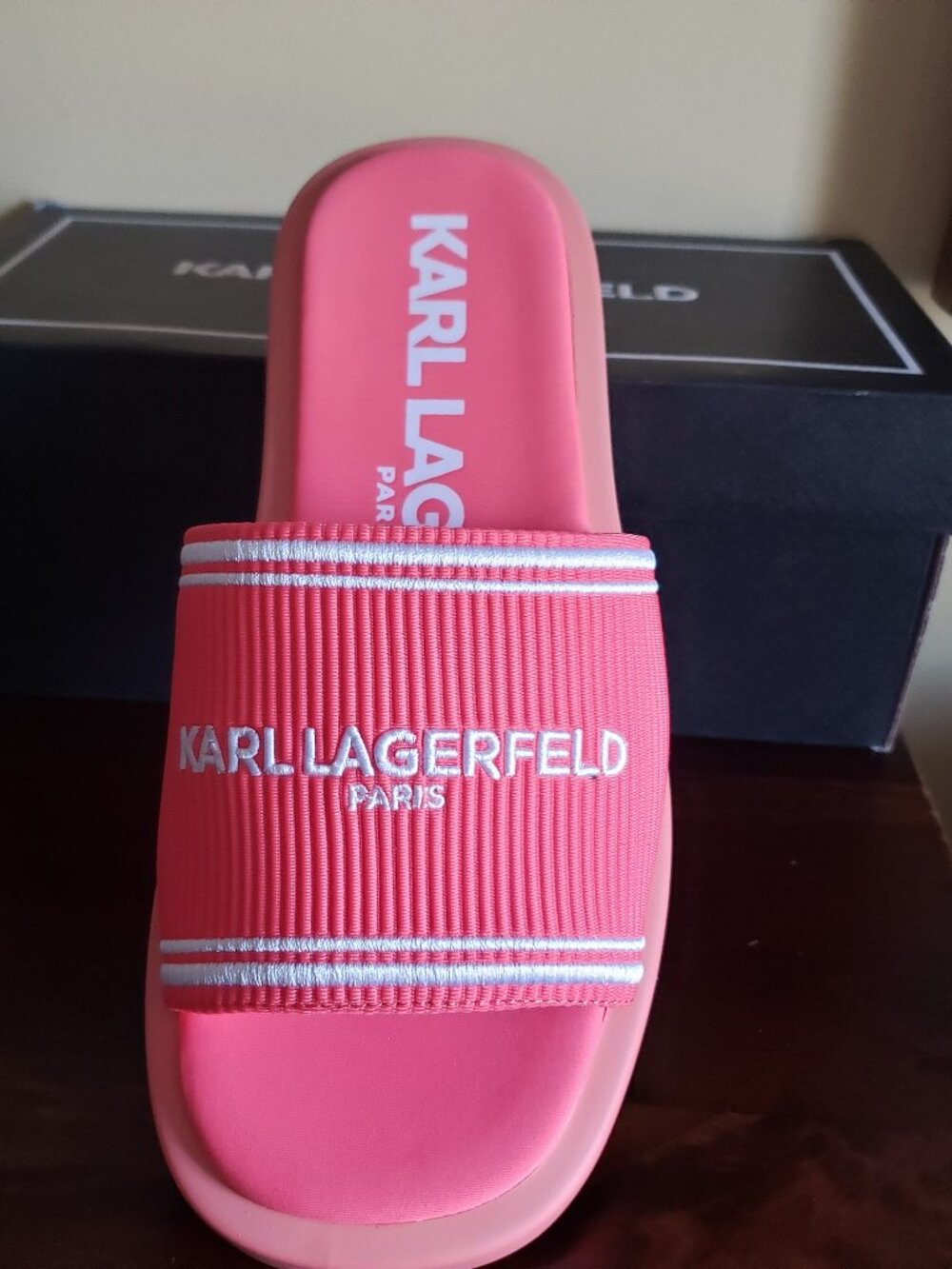 New Karl Lagerfeld Ohare (1 ) ONE PLATFORM SLIDE/ LEFT FOOT/ Size 9